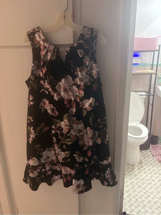 Luxology Dresses & Skirts - Luxology Black Floral Sleeveless A-Line Dress
